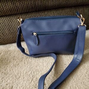 Imoshion blue charging crossbody bag